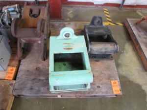 BACK HOE BUCKET ATTACHMENTS. LOADING & HANDLING FEE $15-4035